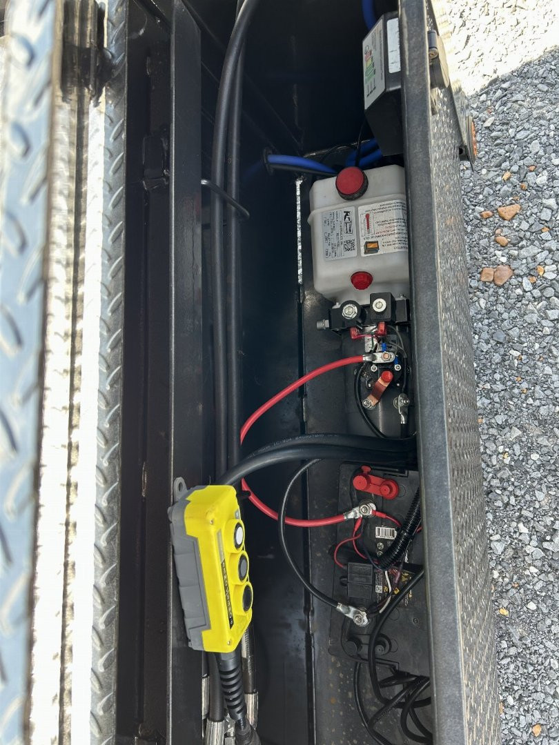 New 2024 Load Trail 102" x 26' 20K Gooseneck tilt Trailer