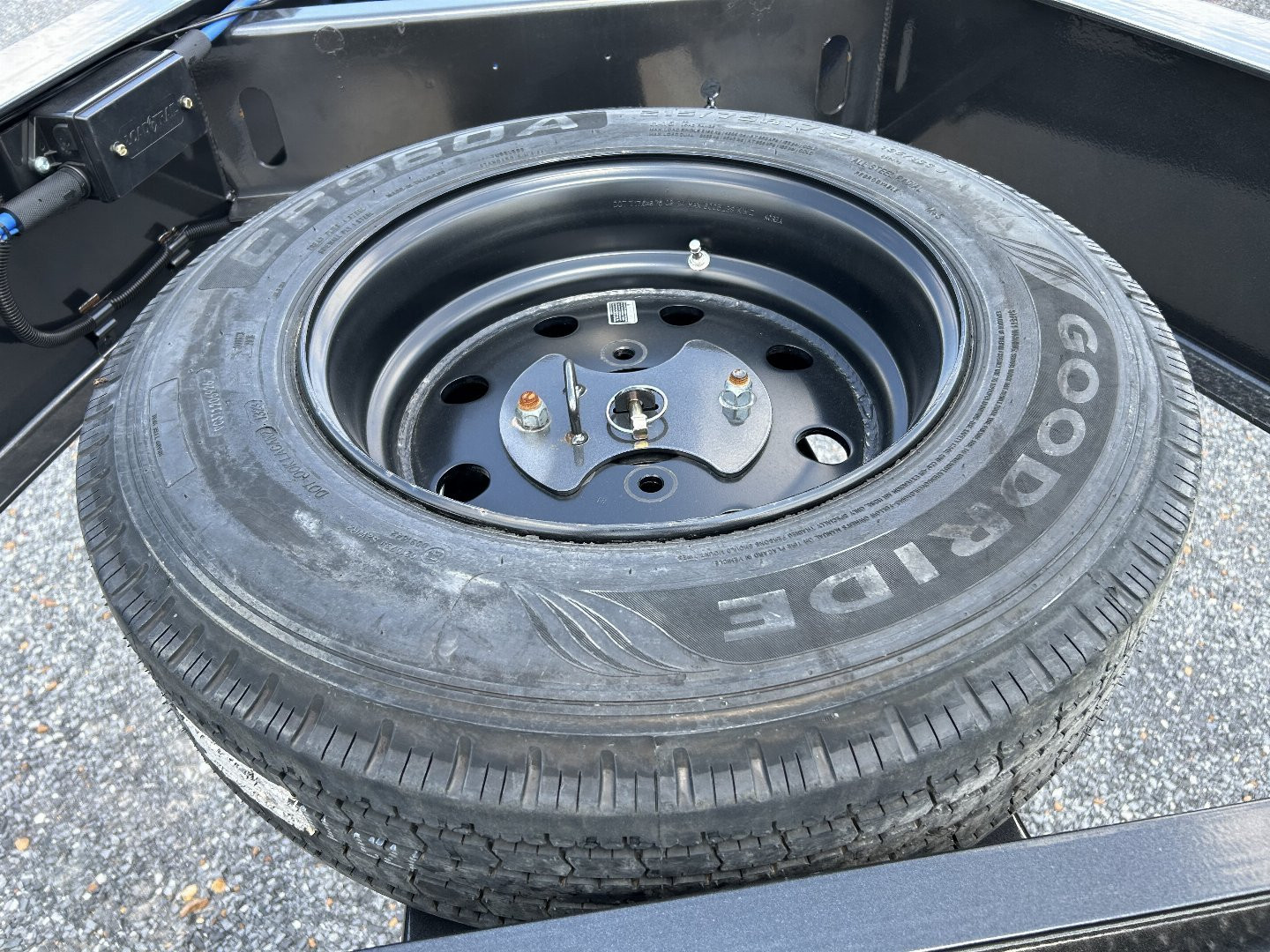 New 2024 Load Trail 102" x 26' 20K Gooseneck tilt Trailer