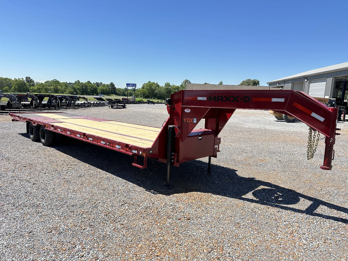 New 2025 MAXXD 34' x 102" 30k Hyd Dove Gooseneck Trailer