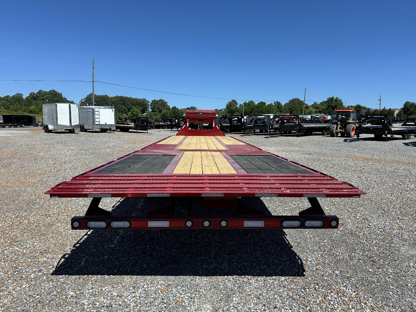 New 2025 MAXXD 34' x 102" 30k Hyd Dove Gooseneck Trailer
