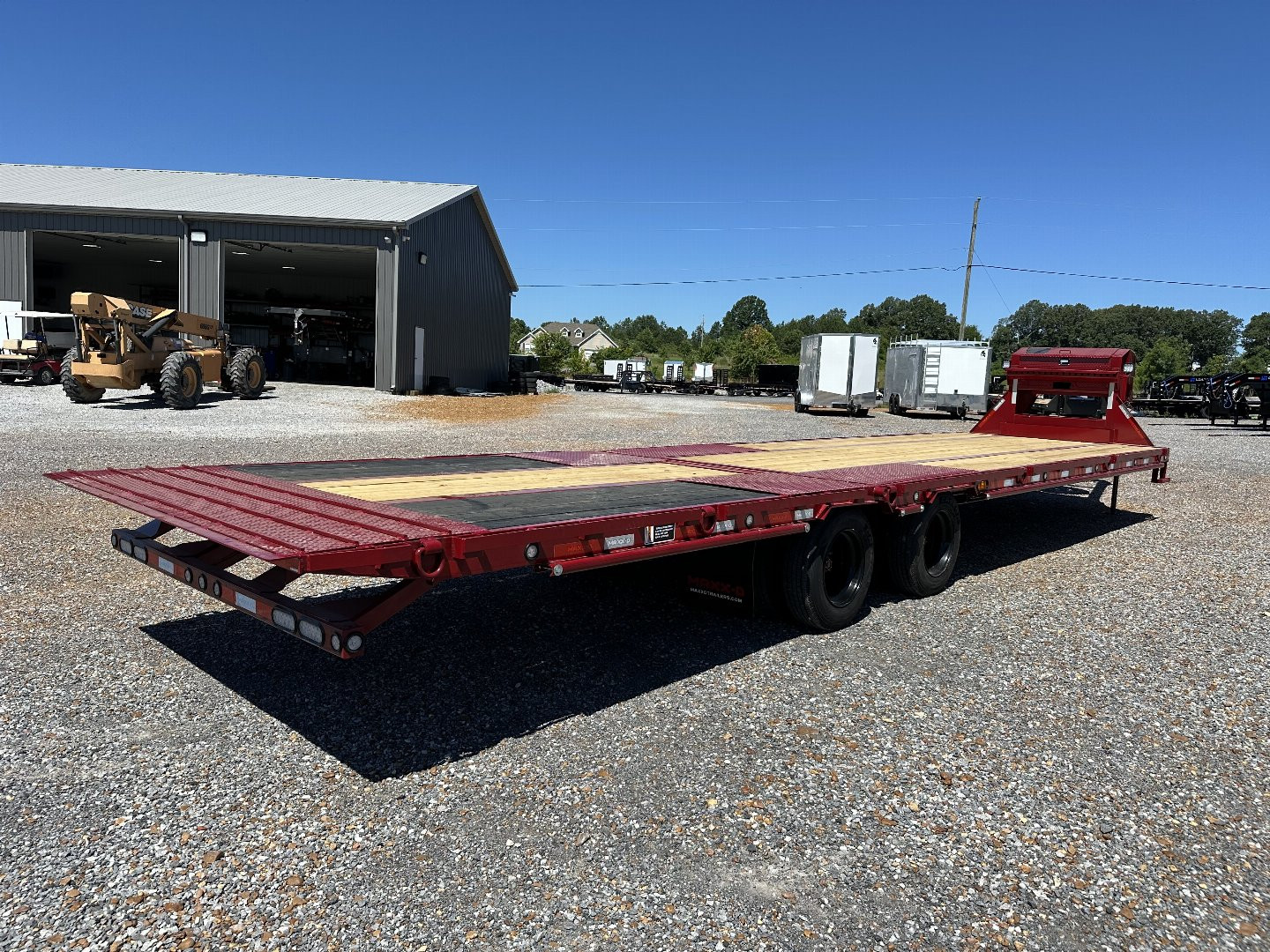 New 2025 MAXXD 34' x 102" 30k Hyd Dove Gooseneck Trailer