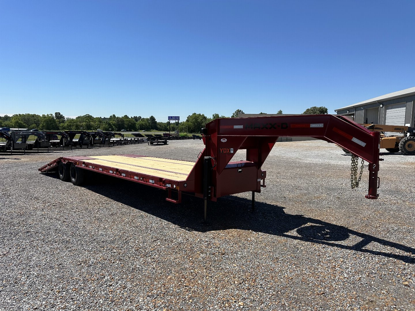 New 2025 MAXXD 34' x 102" 30k Hyd Dove Gooseneck Trailer