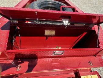 New 2025 MAXXD 34' x 102" 30k Hyd Dove Gooseneck Trailer