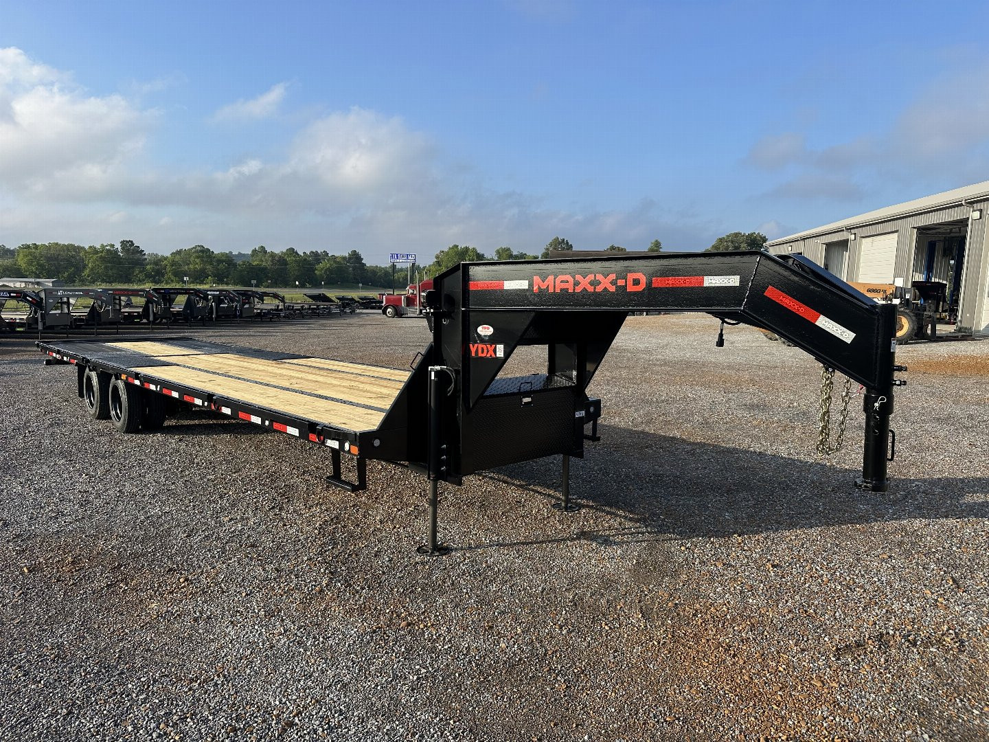 New 2025 MAXXD 34' x 102" 30k Hyd Dove Gooseneck Trailer