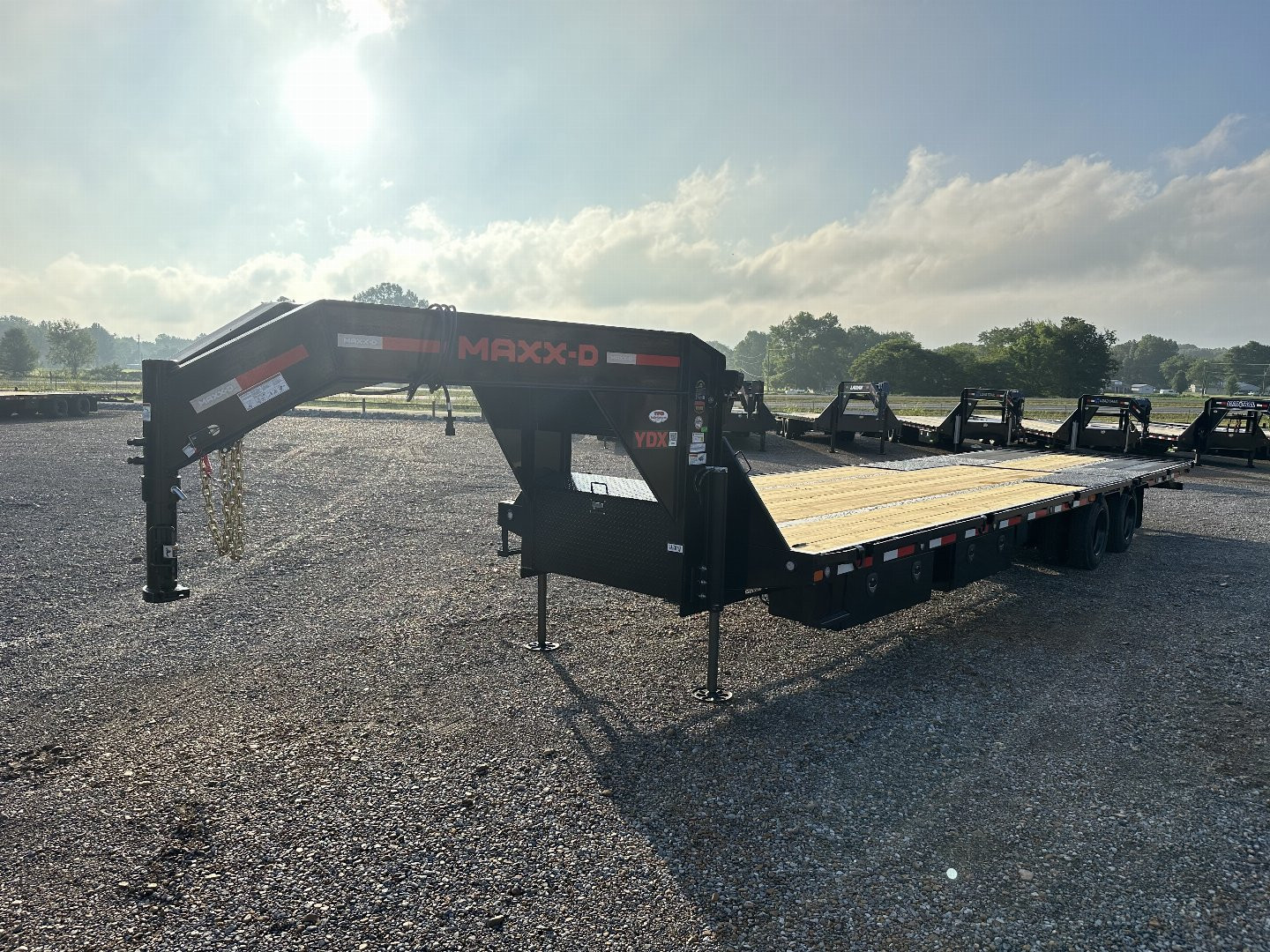 New 2025 MAXXD 34' x 102" 30k Hyd Dove Gooseneck Trailer