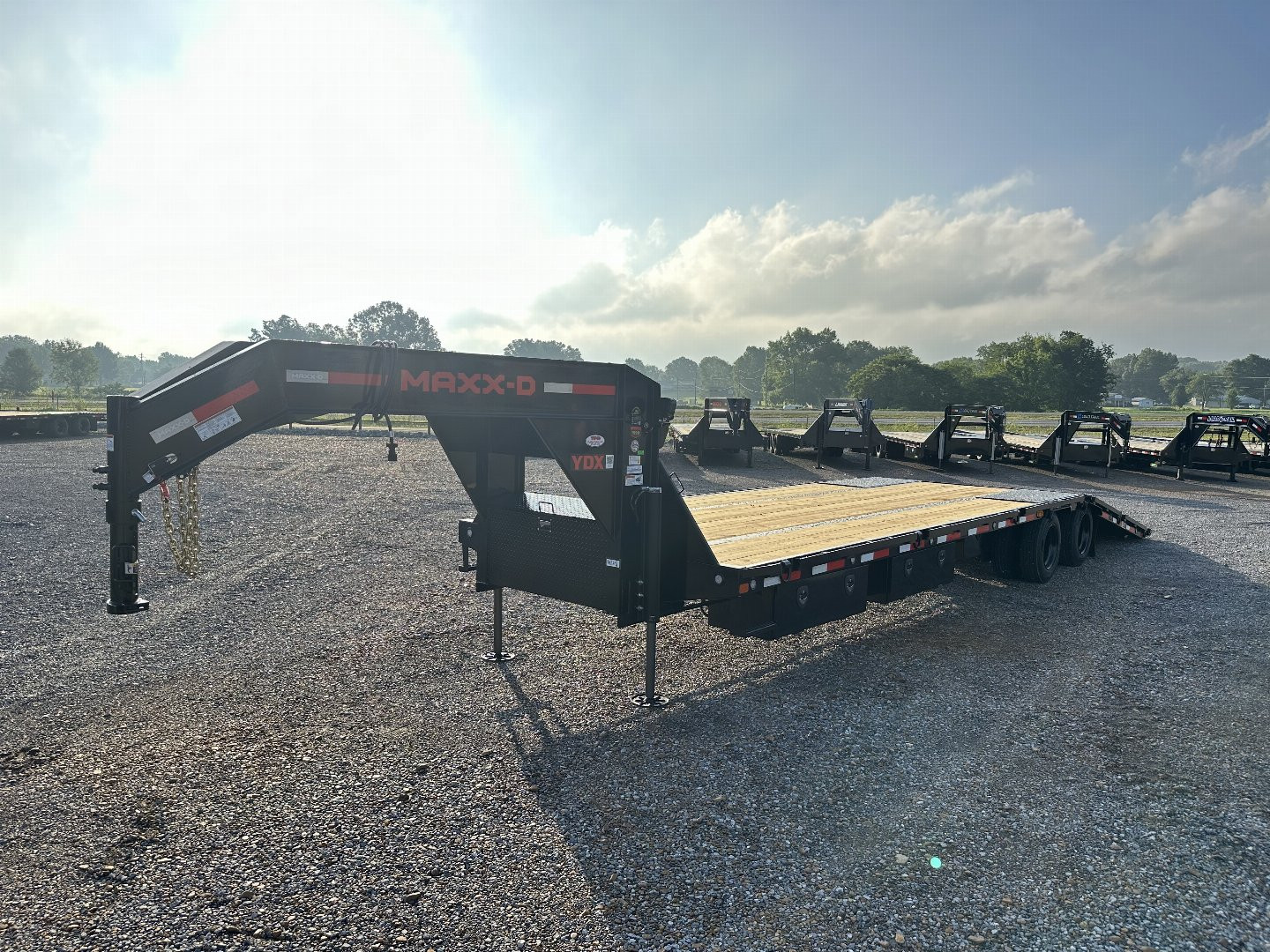 New 2025 MAXXD 34' x 102" 30k Hyd Dove Gooseneck Trailer