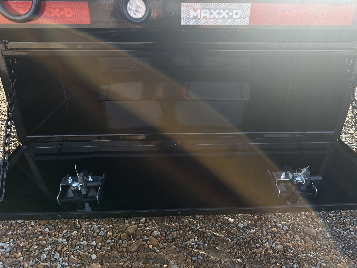 New 2025 MAXXD 34' x 102" 30k Hyd Dove Gooseneck Trailer