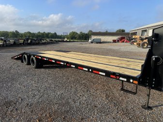 New 2025 MAXXD 34' x 102" 30k Hyd Dove Gooseneck Trailer