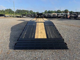 New 2025 MAXXD 34' x 102" 30k Hyd Dove Gooseneck Trailer