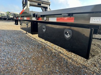 New 2025 MAXXD 34' x 102" 30k Hyd Dove Gooseneck Trailer