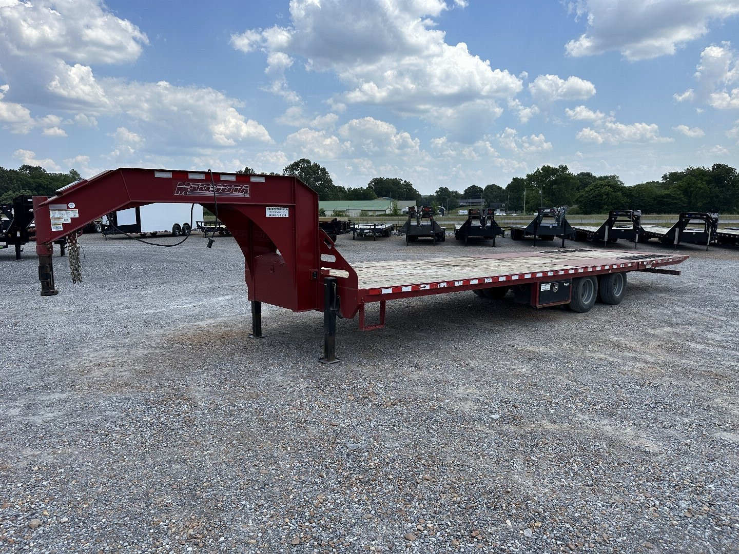 Used 2018 Midsota 32' HYDRO DOVE HYDRO JACKS Gooseneck Flatbed Trailer