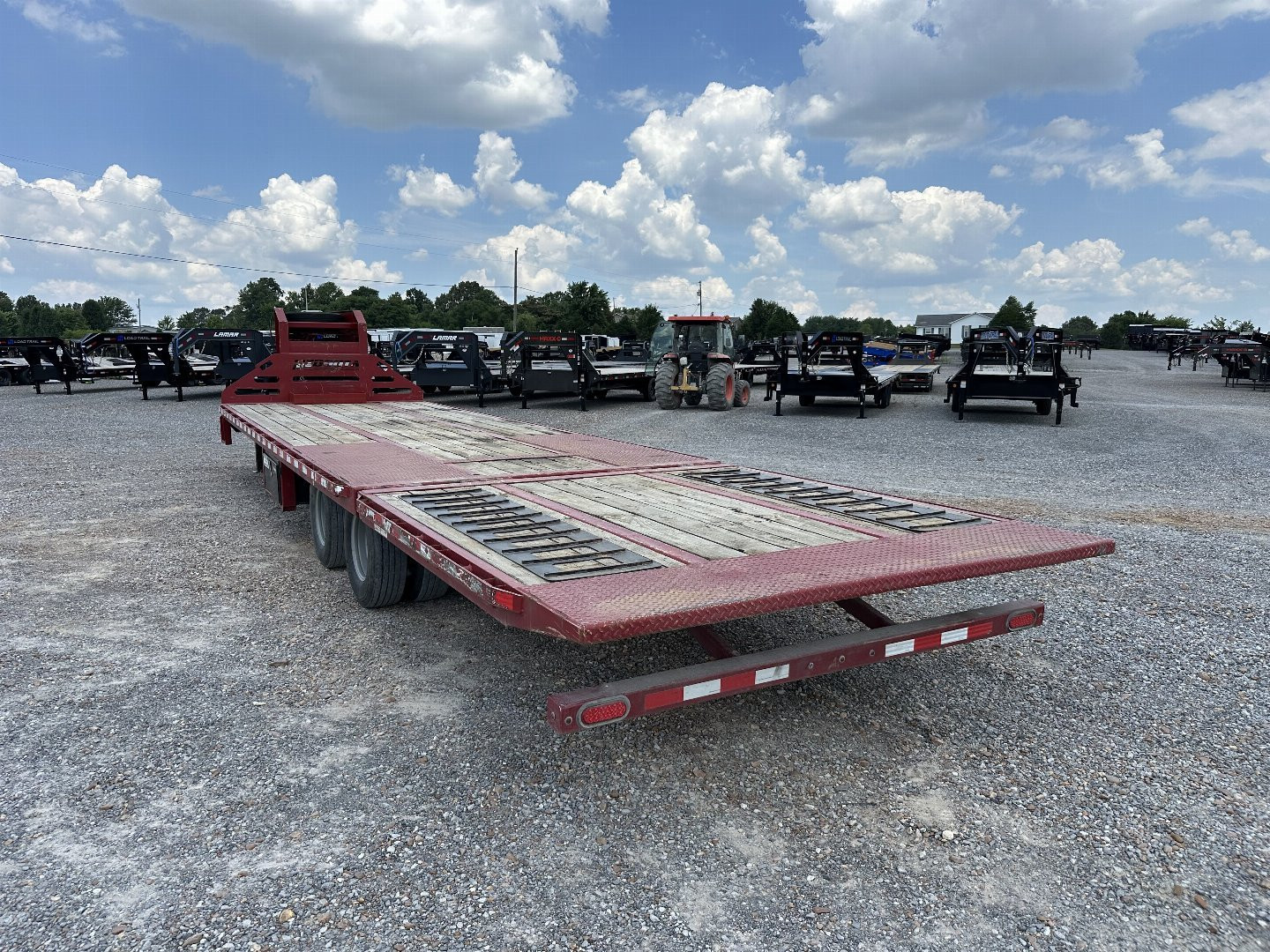 Used 2018 Midsota 32' HYDRO DOVE HYDRO JACKS Gooseneck Flatbed Trailer