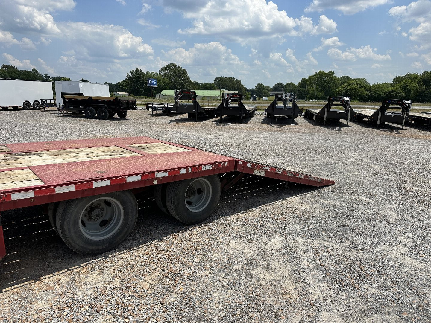 Used 2018 Midsota 32' HYDRO DOVE HYDRO JACKS Gooseneck Flatbed Trailer