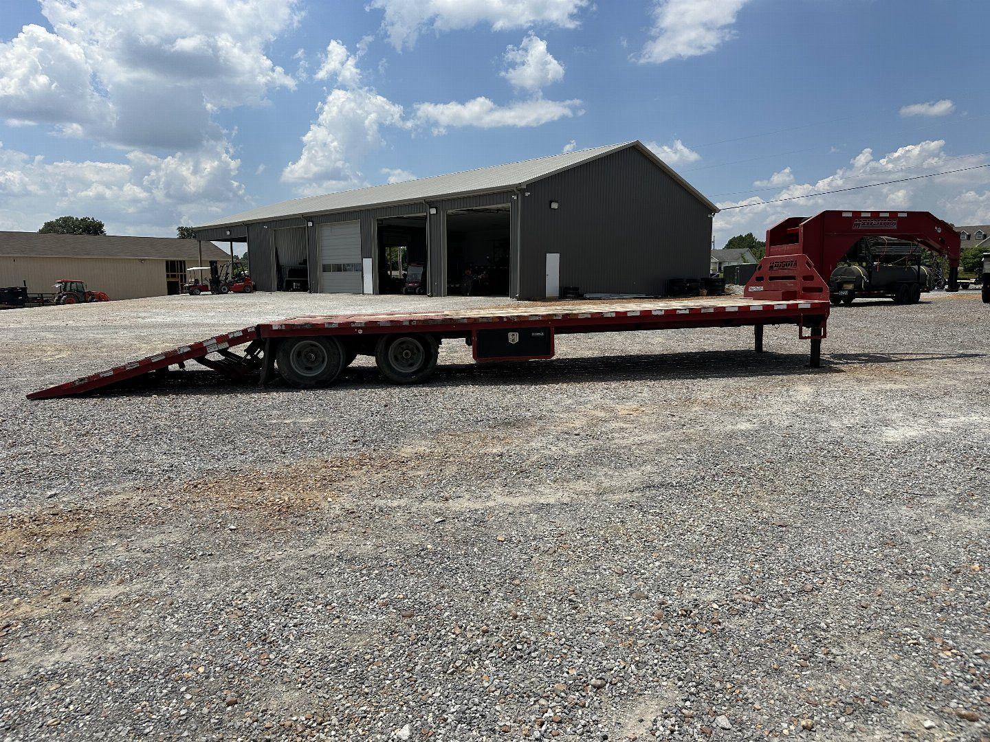 Used 2018 Midsota 32' HYDRO DOVE HYDRO JACKS Gooseneck Flatbed Trailer