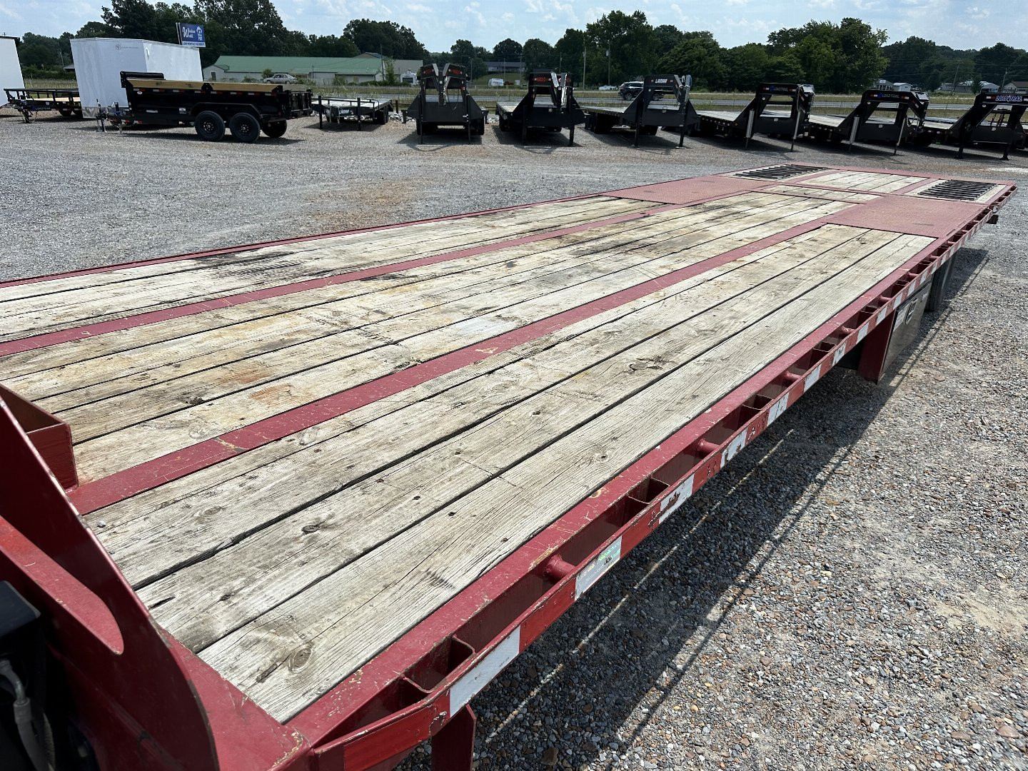 Used 2018 Midsota 32' HYDRO DOVE HYDRO JACKS Gooseneck Flatbed Trailer
