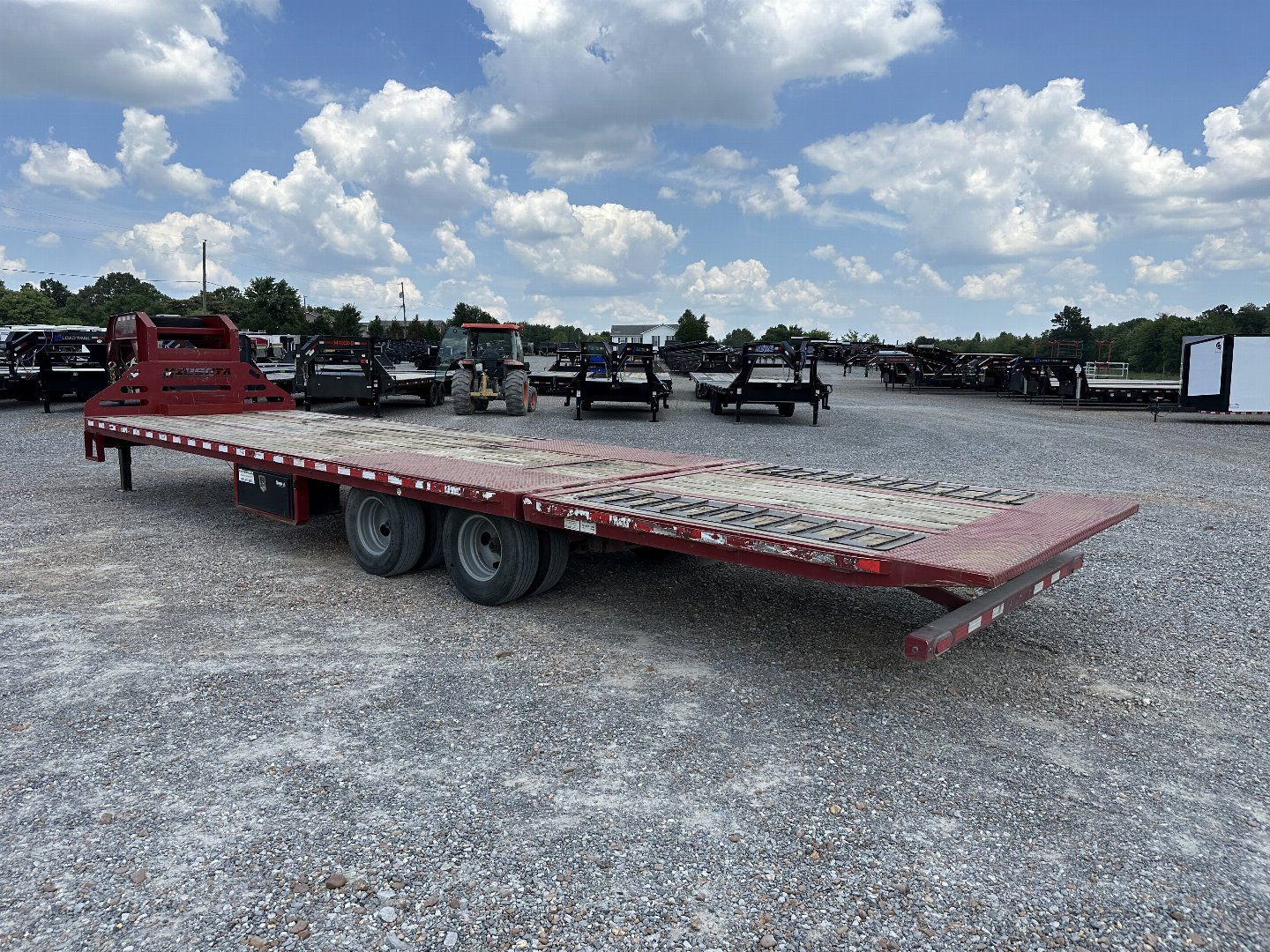 Used 2018 Midsota 32' HYDRO DOVE HYDRO JACKS Gooseneck Flatbed Trailer
