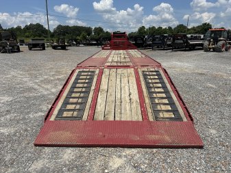 Used 2018 Midsota 32' HYDRO DOVE HYDRO JACKS Gooseneck Flatbed Trailer