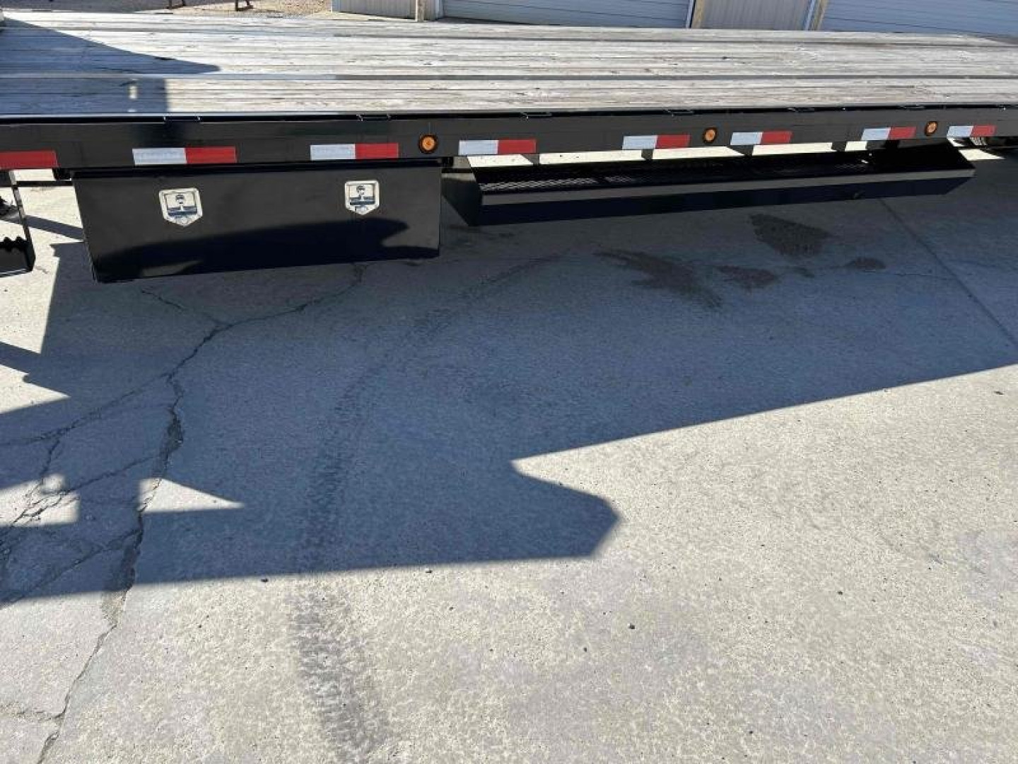 Used 2023 Load Trail 102"x40' 25k Gooseneck Flatbed Trailer