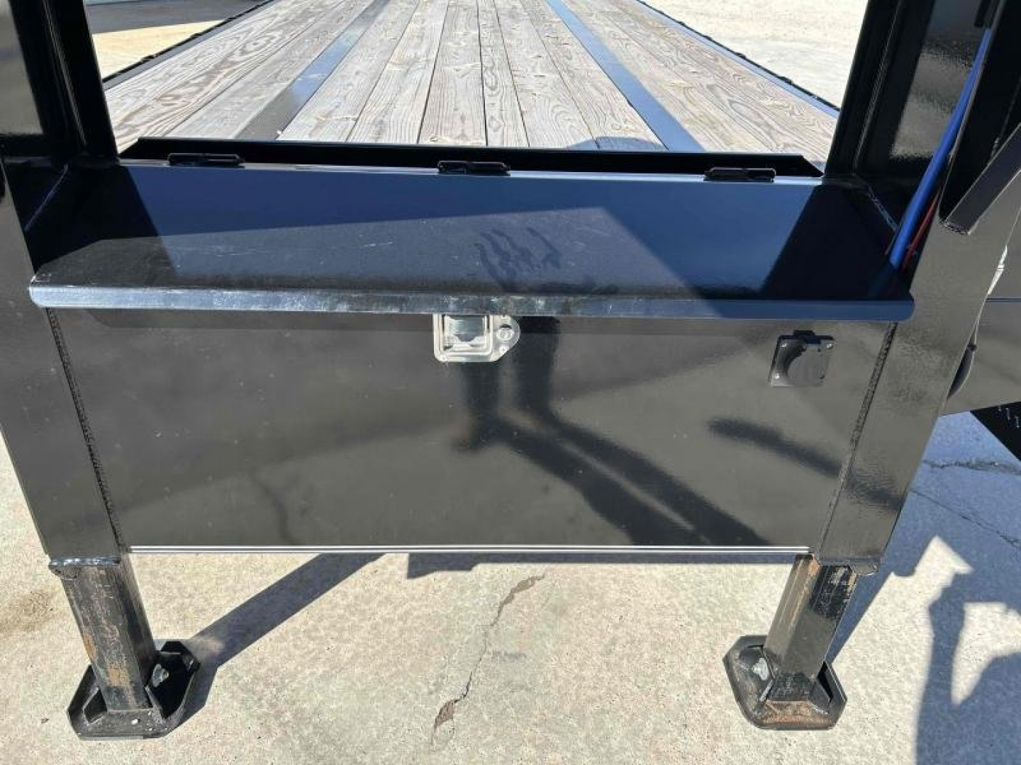 Used 2023 Load Trail 102"x40' 25k Gooseneck Flatbed Trailer