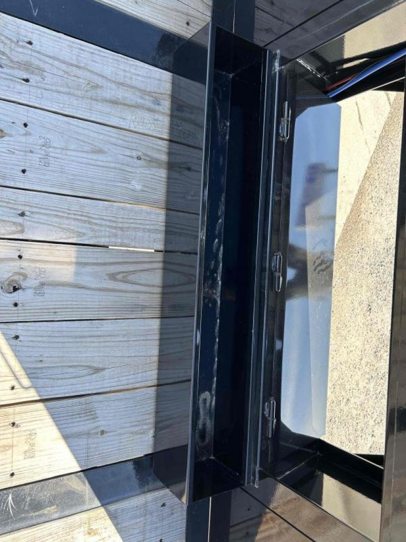 Used 2023 Load Trail 102"x40' 25k Gooseneck Flatbed Trailer