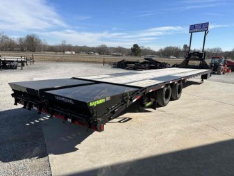Used 2023 Load Trail 102"x40' 25k Gooseneck Flatbed Trailer