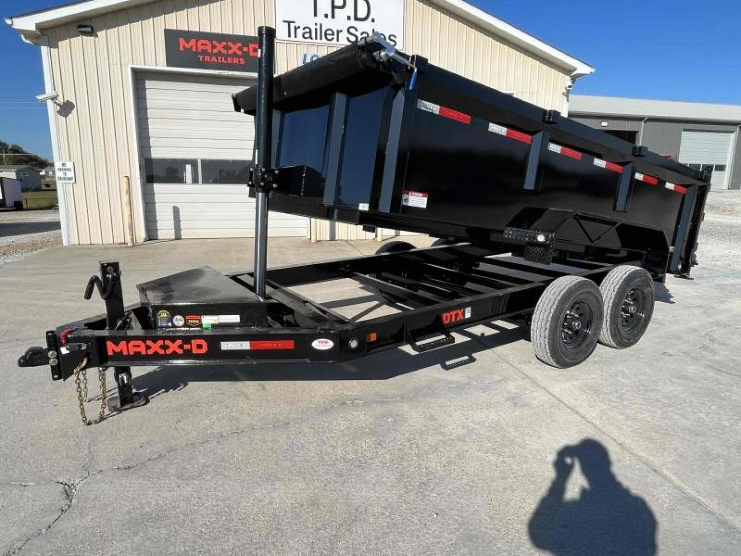 New 2024 MAXXD 83"x14' 14k Telescoping Dump Trailer