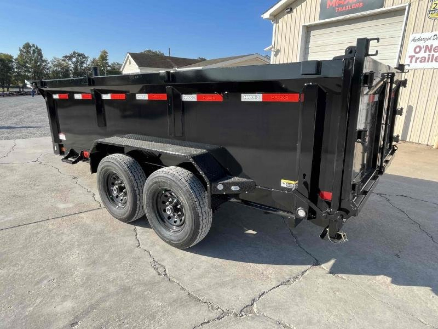 New 2024 MAXXD 83"x14' 14k Telescoping Dump Trailer