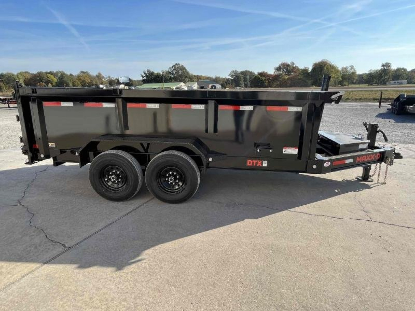 New 2024 MAXXD 83"x14' 14k Telescoping Dump Trailer