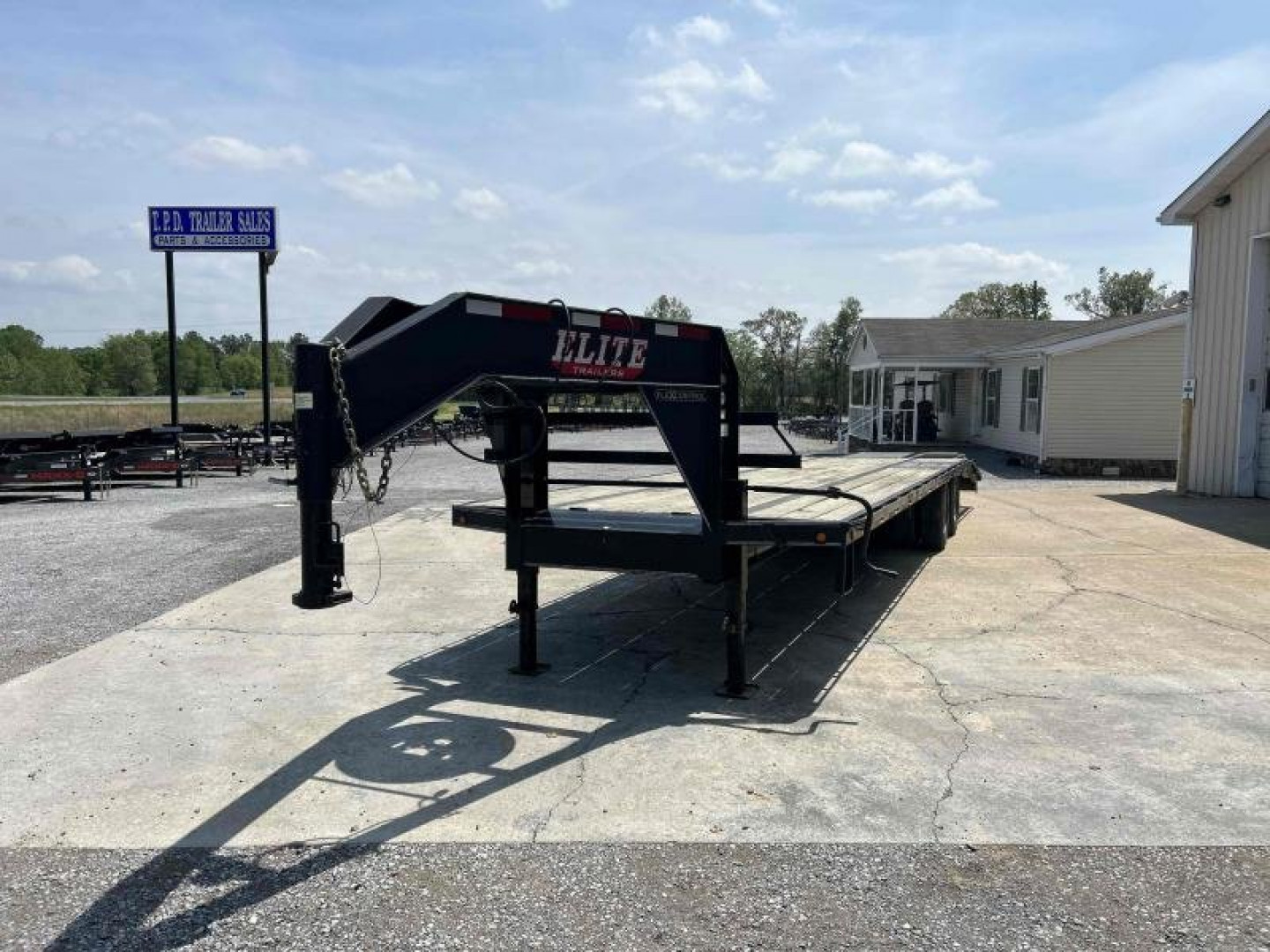 Used 2017 Elite Trailers 25+5 Flatbed Trailer