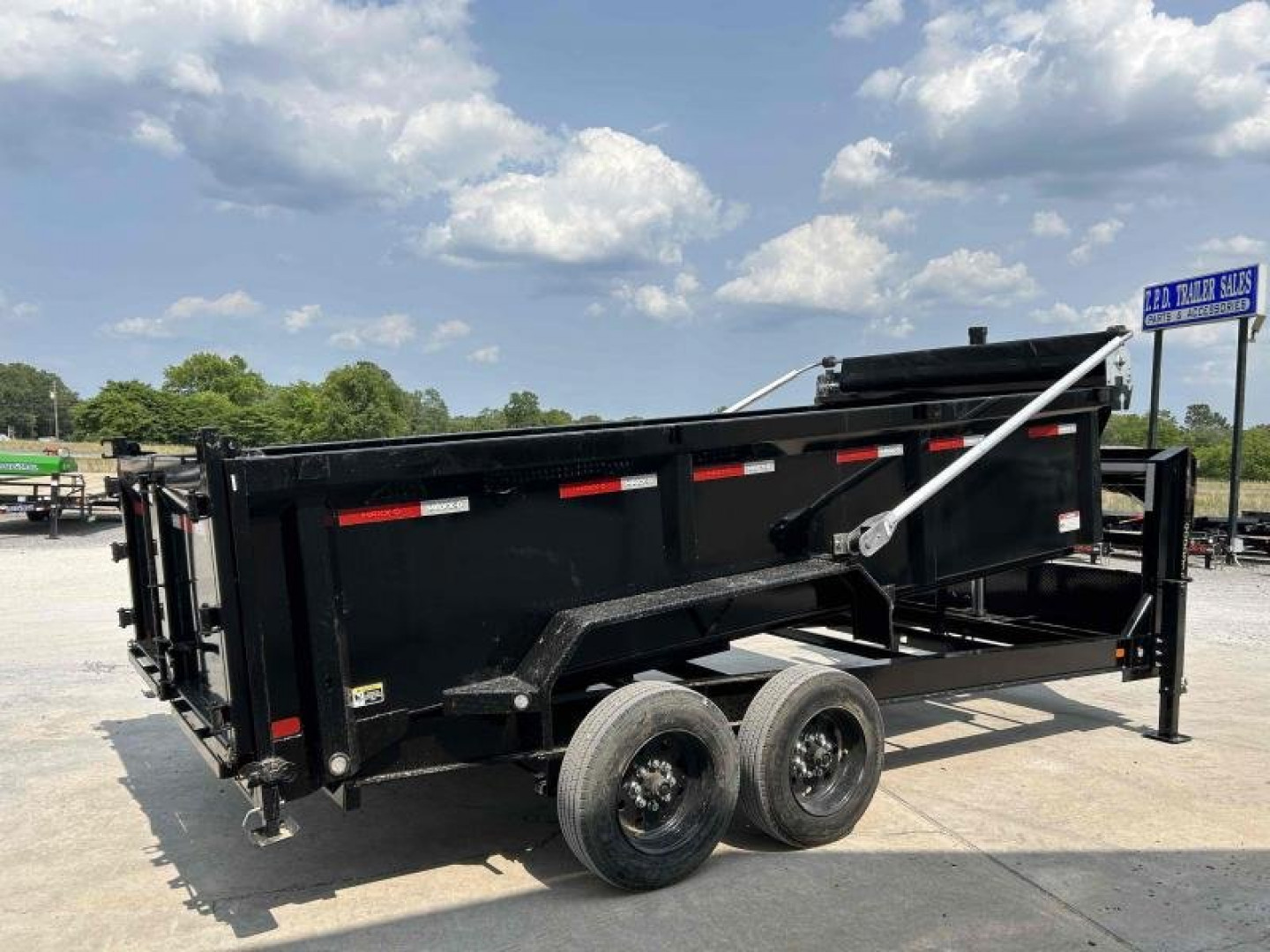 New 2023 MAXXD 16' x 83" 17.5k Telescopic Gooseneck Dump Trailer