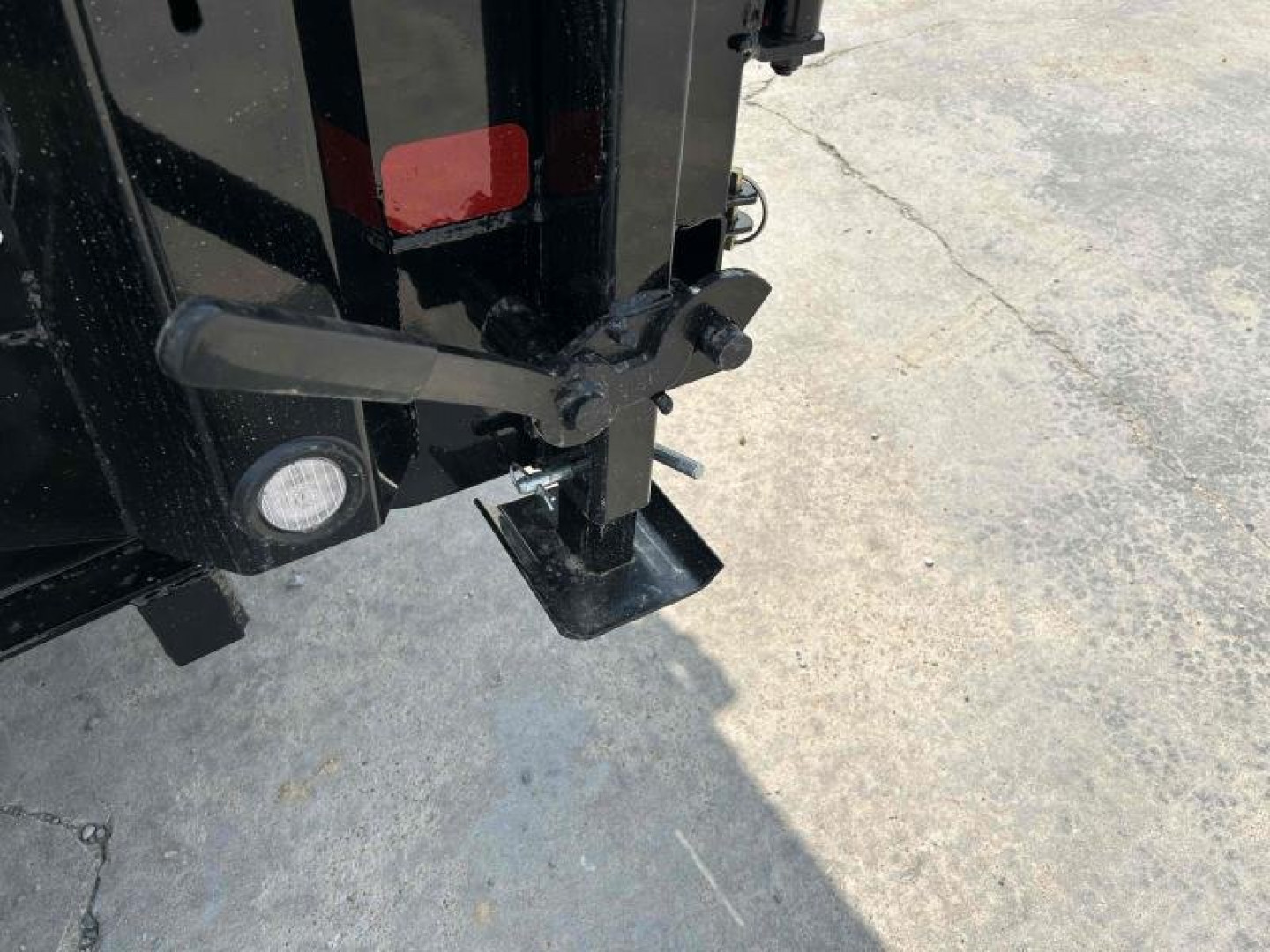 New 2023 MAXXD 16' x 83" 17.5k Telescopic Gooseneck Dump Trailer