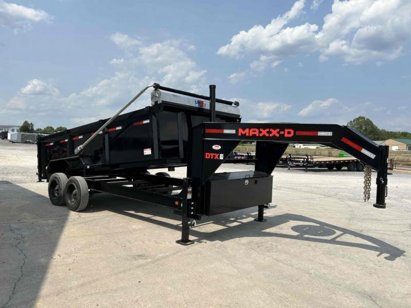 New 2023 MAXXD 16' x 83" 17.5k Telescopic Gooseneck Dump Trailer