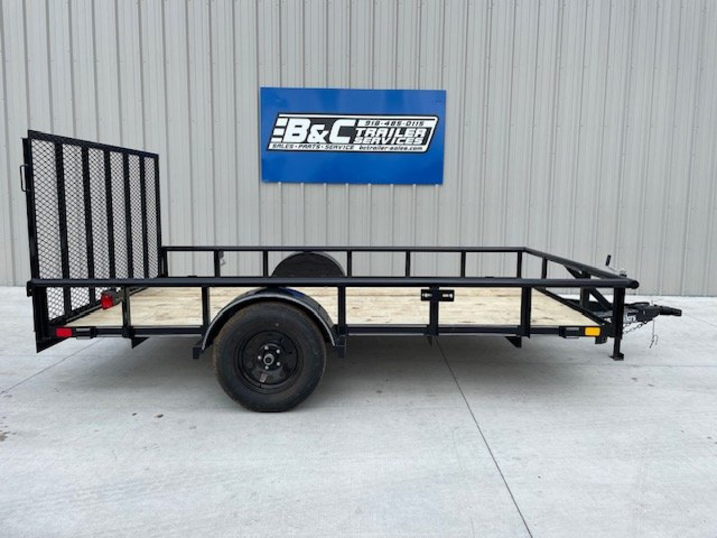 New 2025 DAVIDSON 83X12 SINGLE AXLE PIPE TOP UTILITY W/4' GATE