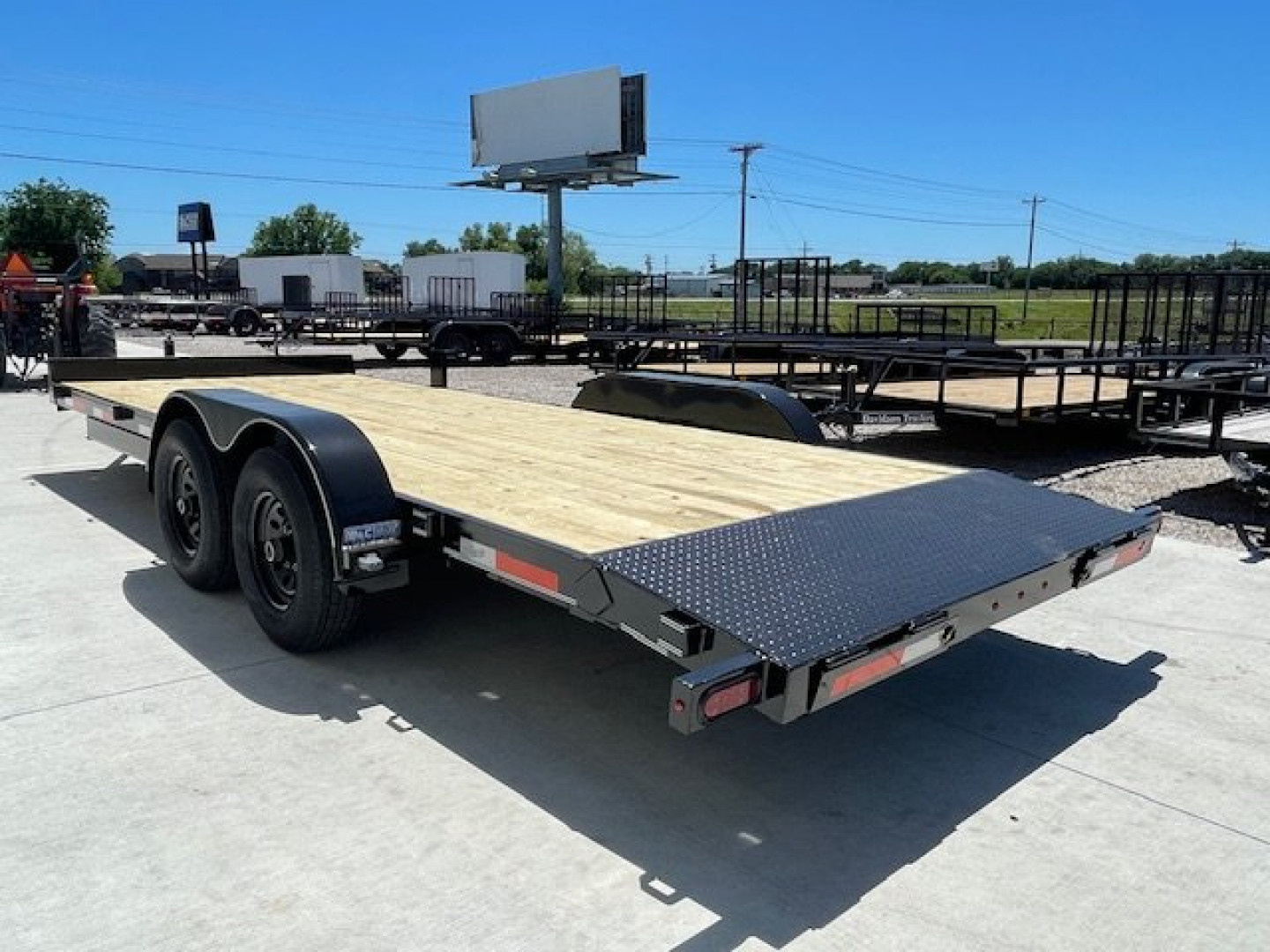 New 2025 DAVIDSON 83X20 BUMPER PULL WOOD FLOOR CAR HAULER W/ SLIDEOUT RAMPS ,2' DOVE (2) 5200lb AXLES, GVWR 9900#