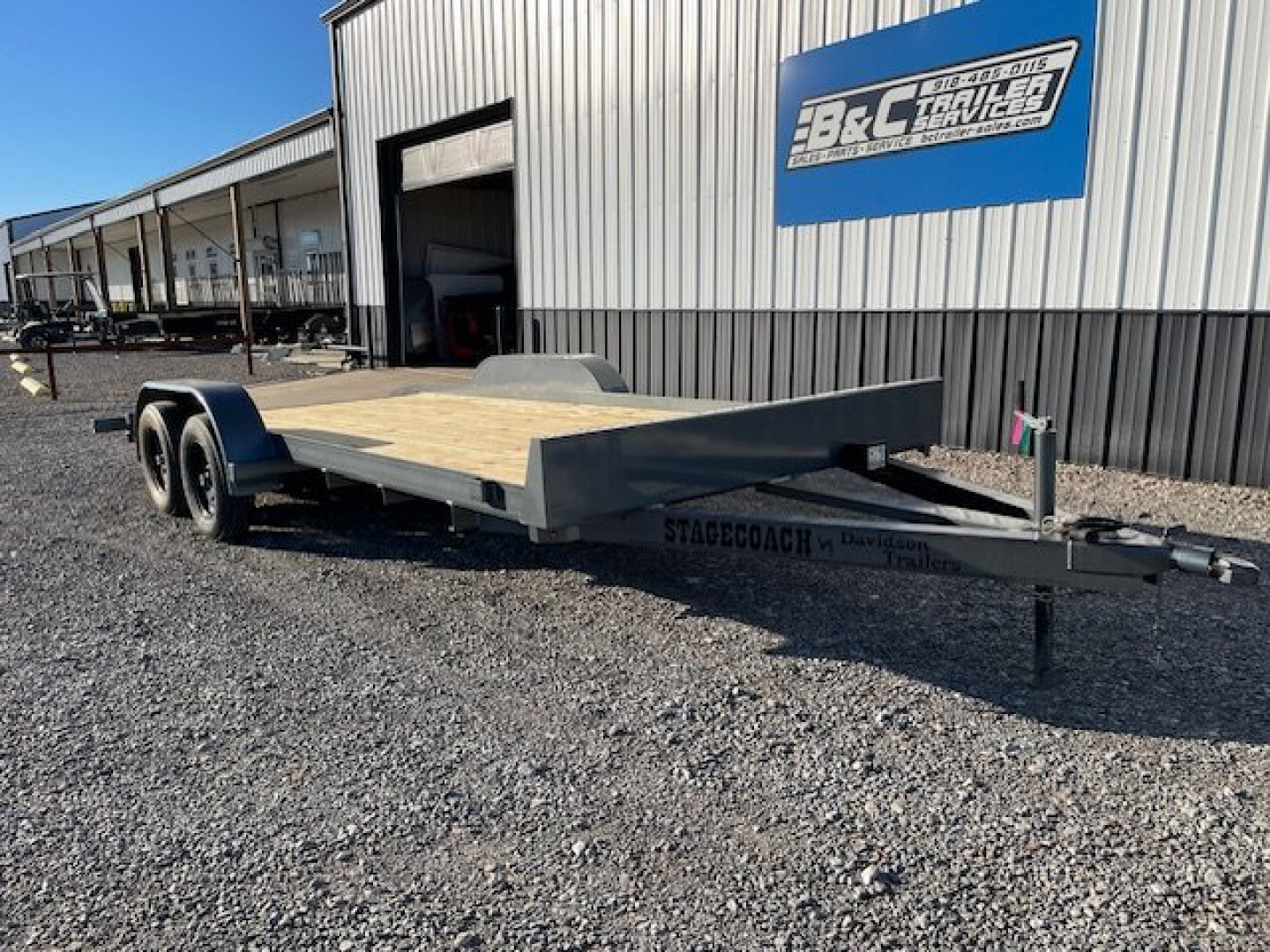 New 2025 DAVIDSON 83X18 TANDEM AXLE WOOD FLOOR CAR HAULER W/ PULL OUT RAMPS,WOOD DOVE TAIL