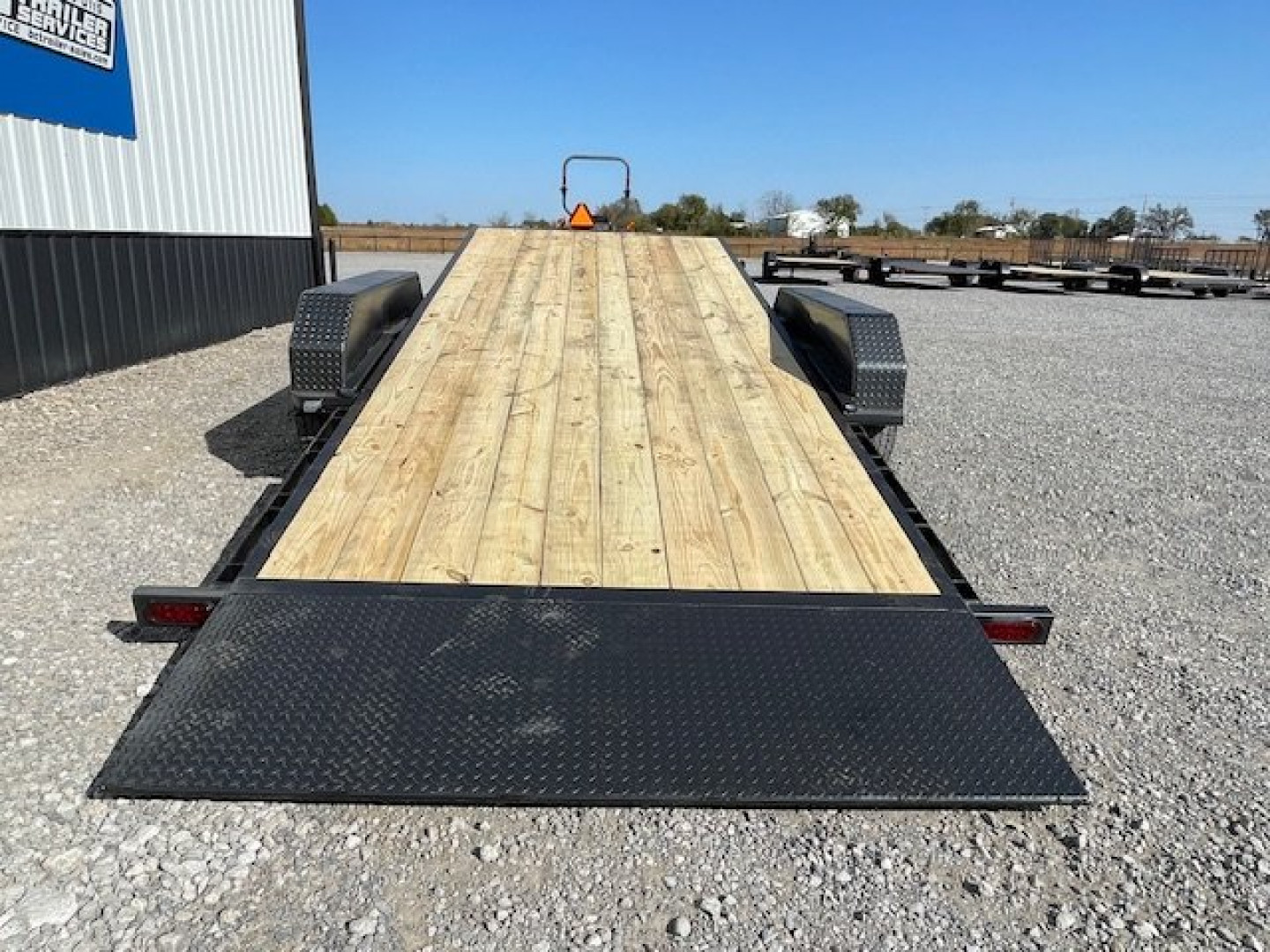 New 2025 DAVIDSON 83X22 (18+4) EQUIPMENT/CAR HAULER TILT BED W/(2) 7K AXLES