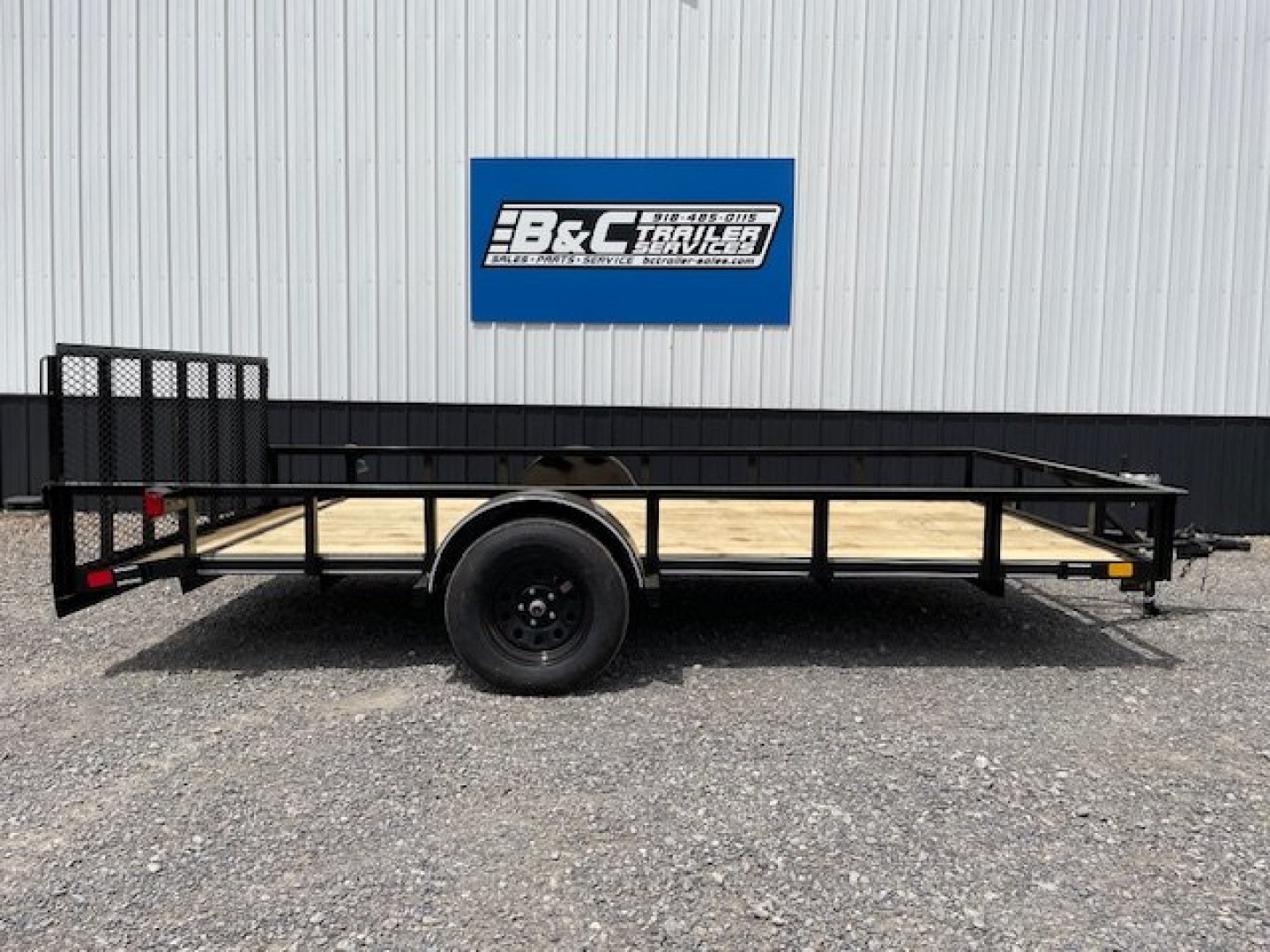 New 2024 DAVIDSON 83X14 (1)SINGLE AXLE ANGLE TOP UTILITY W/36" GATE, 2' DOVE TAIL
