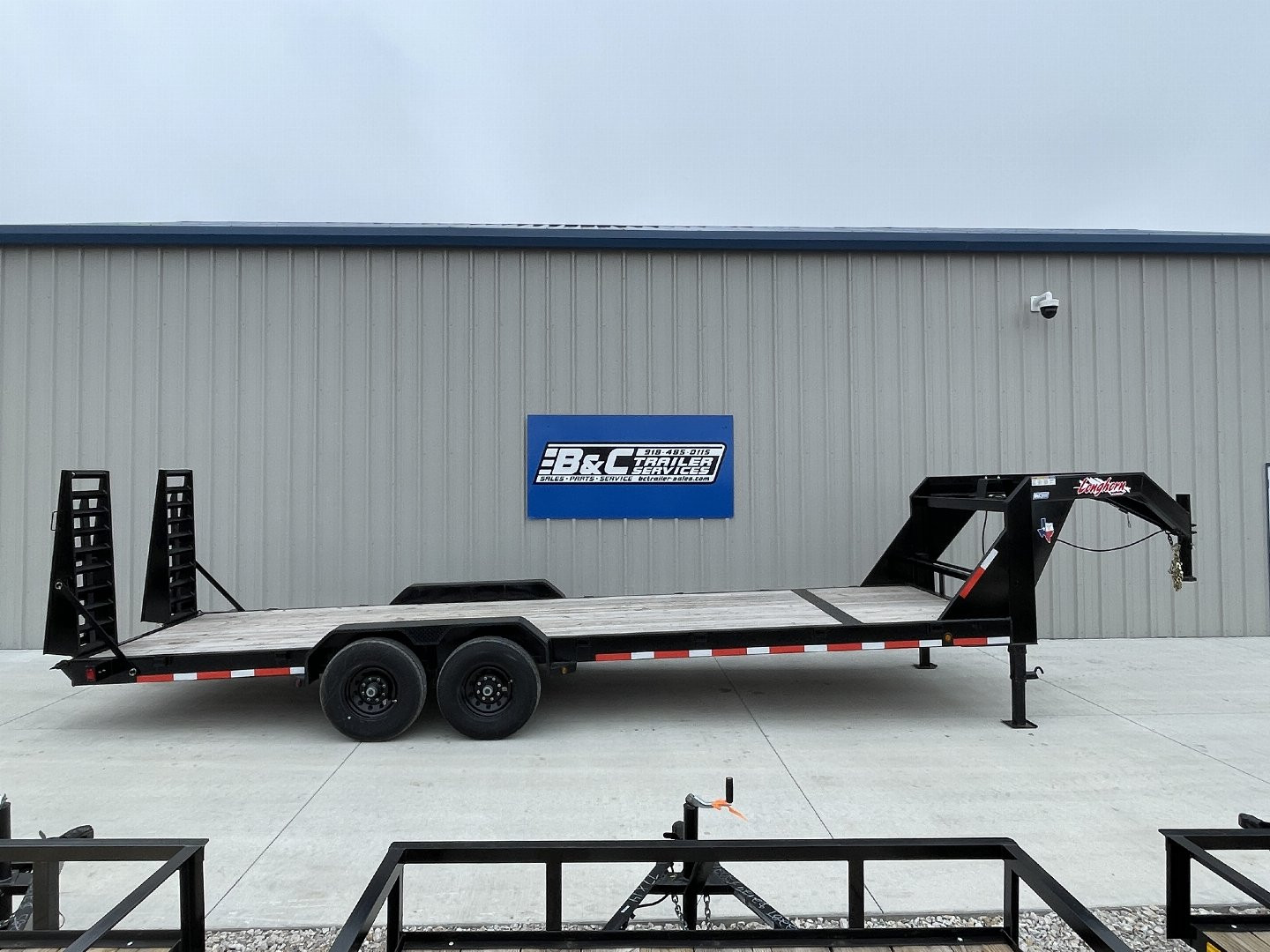New LONGHORN 83X24 GOOSENECK LO BOY CAR HAULER  EQUIPMENT TRAILER (2)7K AXLES