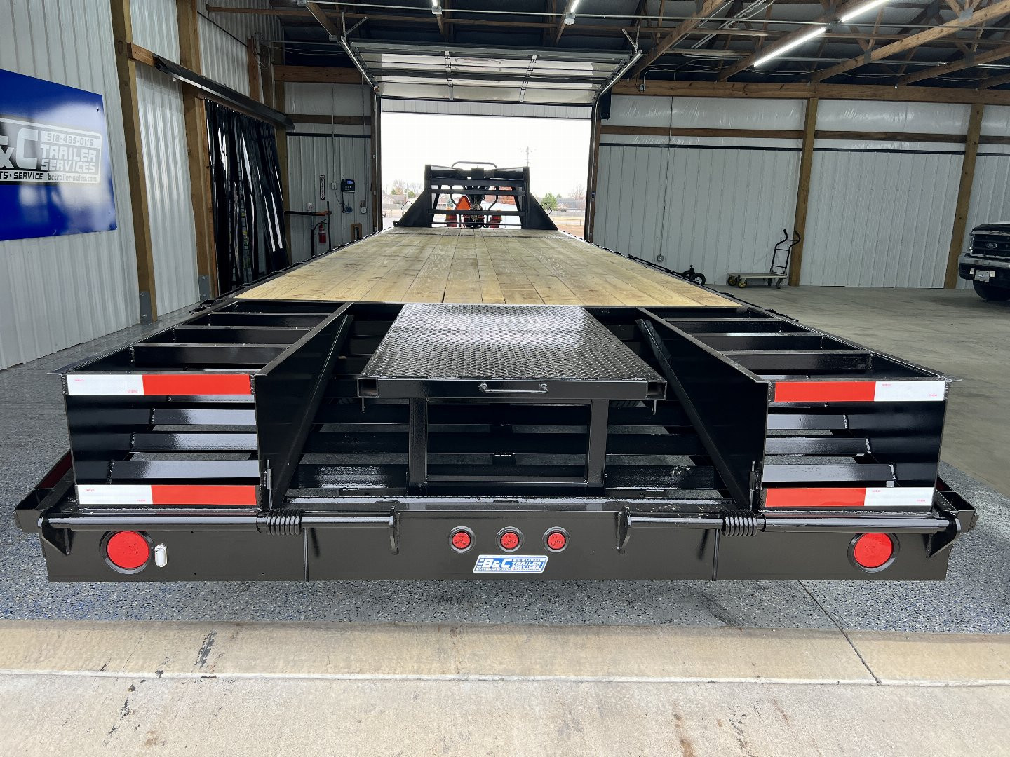 New 2024 LONGHORN 102X25 20+5 TANDEM AXLE GOOSENECK, 7000# AXLES SGL WHEEL W/ RAMPS