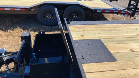 New 2025 Cam Superline 22+2 driveover fender Equipment Trailer