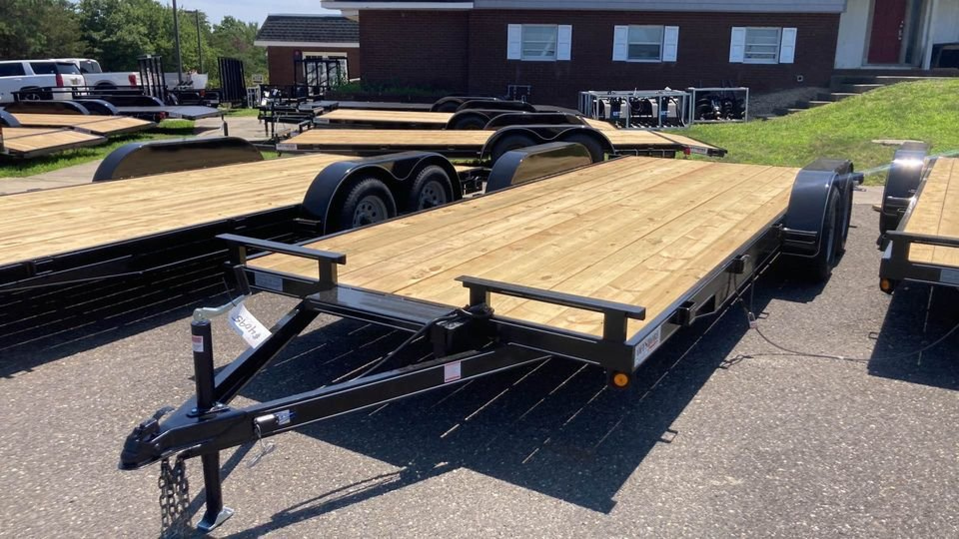 New 2024 P & T TRAILERS 20' wood deck Car Hauler