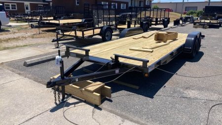 New 2024 P & T TRAILERS 20' wood deck Car Hauler