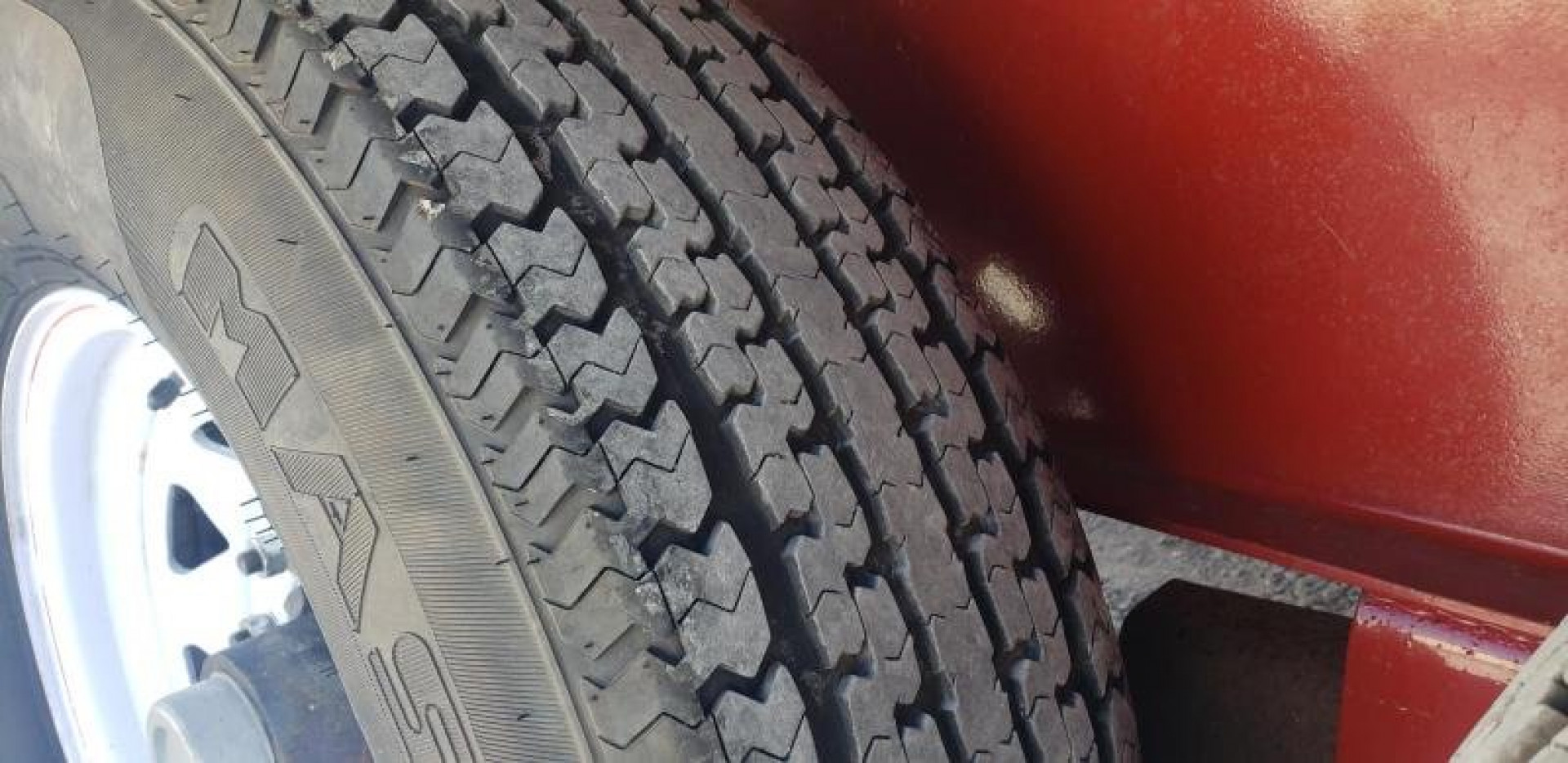 Used 2009 Pro-Trak 102"X25' Gooseneck Trailer