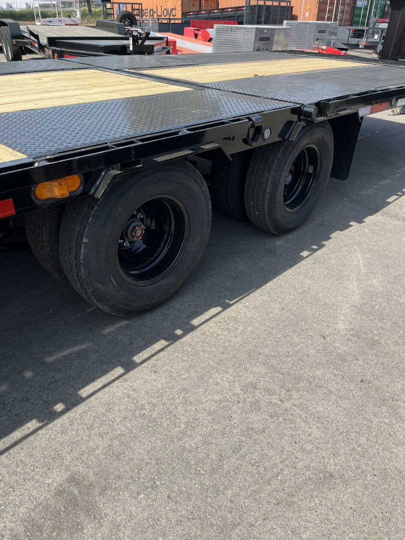 New 2025 MAXXD YDX10236 Flatbed Trailer
