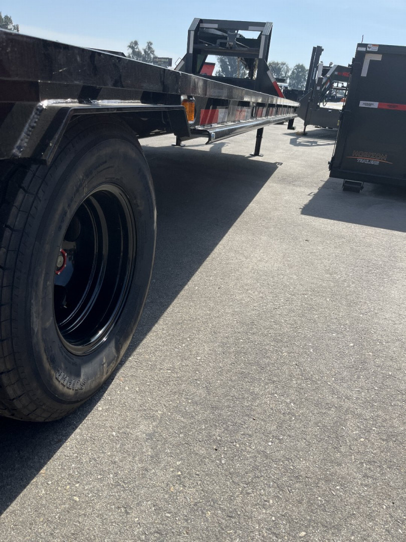 New 2025 MAXXD YDX10236 Flatbed Trailer