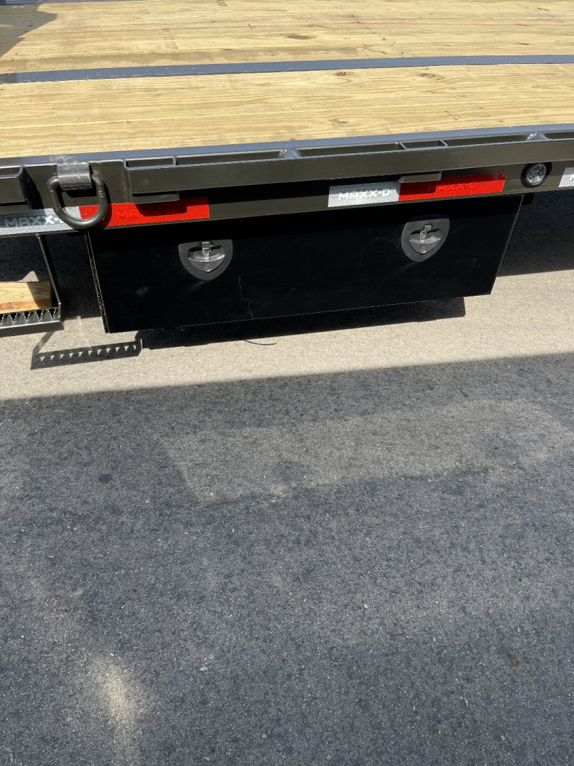 New 2025 MAXXD LHX10232 Flatbed Trailer