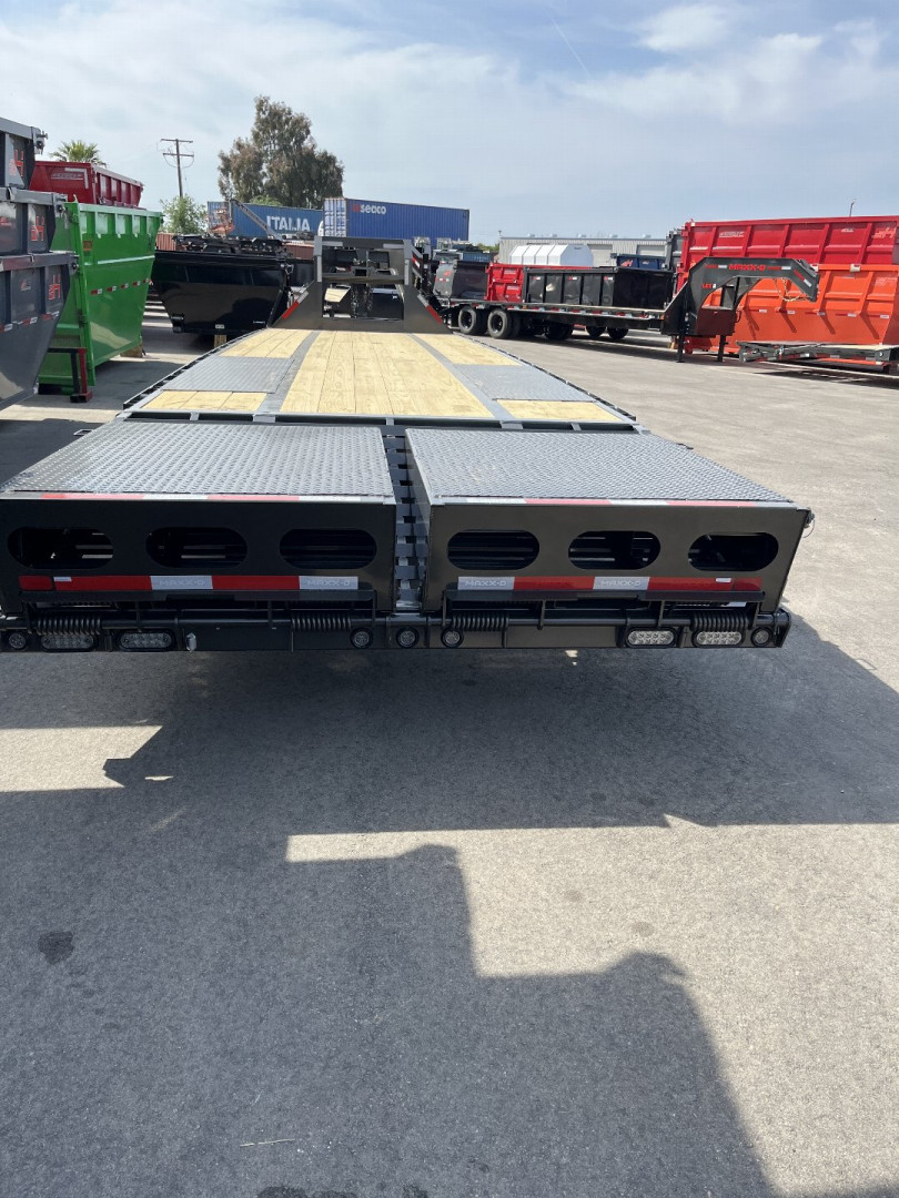 New 2025 MAXXD LHX10232 Flatbed Trailer