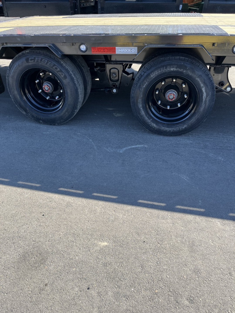 New 2025 MAXXD LHX10232 Flatbed Trailer