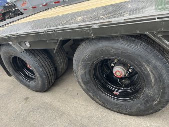 New 2025 MAXXD LDX10235 Flatbed Trailer