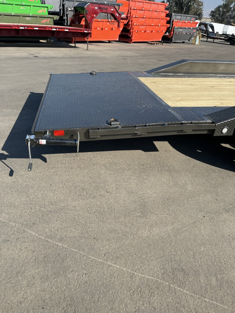 New 2025 MAXXD H9X10224 Car Hauler